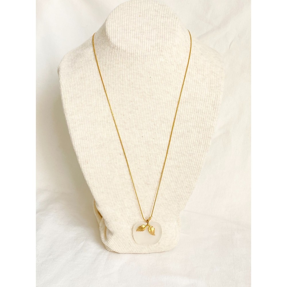 💎Avon Delicate Necklace Gold Tone Chain With Clear Frosted Glass Apple Pendant